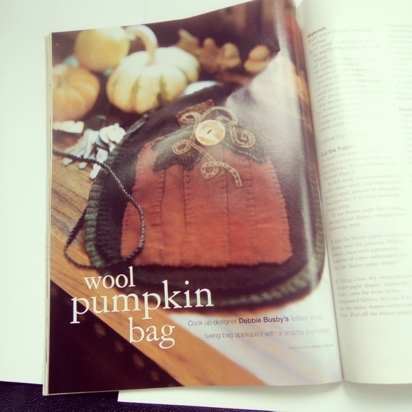 Vintage American Patchwork & Quilting Magazine October 2006 - Picture 5 of 6